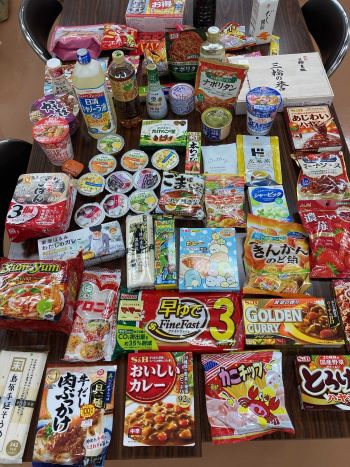 写真：フードドライブで集まった食品の写真