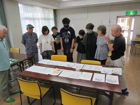「簡単！楽しい似顔絵」の様子
