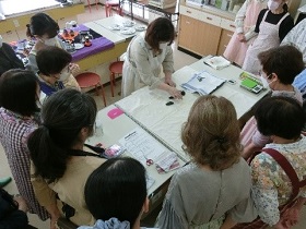 ハロウィンやクリスマス向けのパーティーメニュー講座　講座の様子