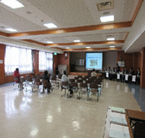 写真:陵南福祉センターの説明会の様子