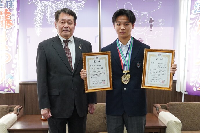 鍋島英心さんと澤田市長の写真
